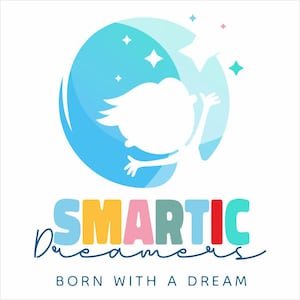Op de afbeelding: Een kleurrijk logo met de tekst "SMARTIC Dreamers" en de slogan "BORN WITH A DREAM". Het logo toont een blauwe cirkel met een wit silhouet van een kind dat naar een ster reikt.