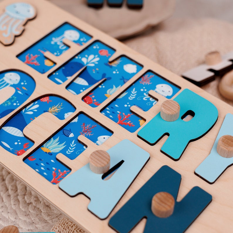 Casse-tête de nom de bébé, casse-tête Montessori en bois, cadeau de premier anniversaire, casse-tête de nom en bois personnalisé avec des chevilles, cadeau de baby shower image 9