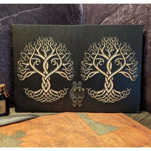 DM Screen for Dungeons and Dragons, Game Master Screen, Perfect DnD Gift for RPG Fans, Gift for Dm, Wooden Gift with Personalized Engraving
