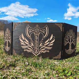 Personalized Custom Wood Dungeon Master Screen, D&D DM Screen, GM Screen, Game Master Screen, Dungeons and Dragons, DnD Gift