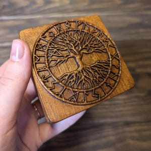 DnD Ring Box – Custom Wooden Ring Bearer Box – Unique Dungeons & Dragons Wedding Gift for Couples | 3rd Anniversary