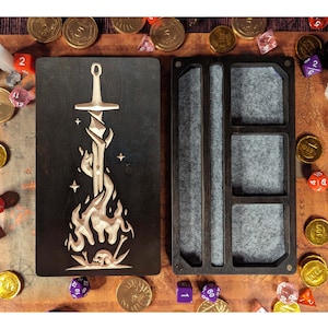 Gegraveerde houten DnD-doos met drakenontwerp Aangepaste dobbelsteenkoffer voor tafelblad RPG Houten opbergdoos voor dobbelstenen Gepersonaliseerde DnD-cadeau voor gamers