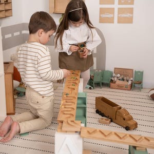Houten knikkerbaanspel voor kinderen – cadeau-idee voor peuters, peuters en kleuters, montessorileerspeelgoed met rollende bal