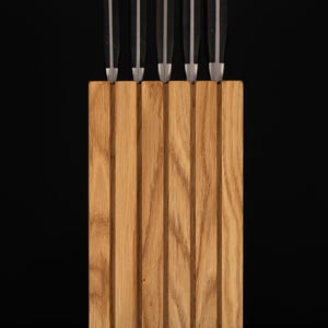 Contemporary Wooden Knife Block Magnetic Storage Stand for 5 Knives High Quality Kitchen Decor Durable Oak Wood Knife Holder