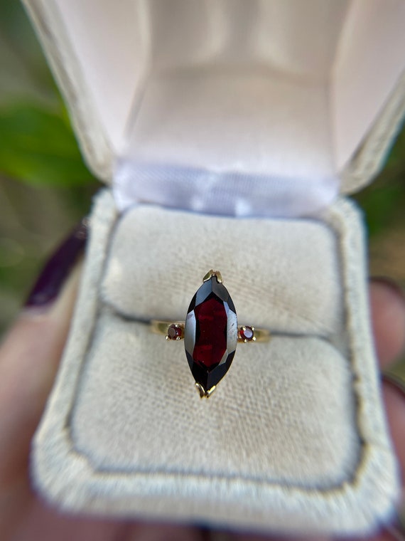 14K Vintage Garnet Ring Yellow Gold