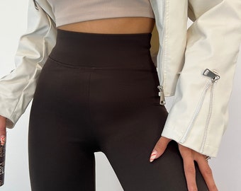 Women's leggings, pants, high-waisted with elastic and Lycra. butt lifting