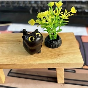 1 piece cute and charming wooden cat statue, hand-carved sweet kitten made of sandalwood, ideal decoration for pet cats
