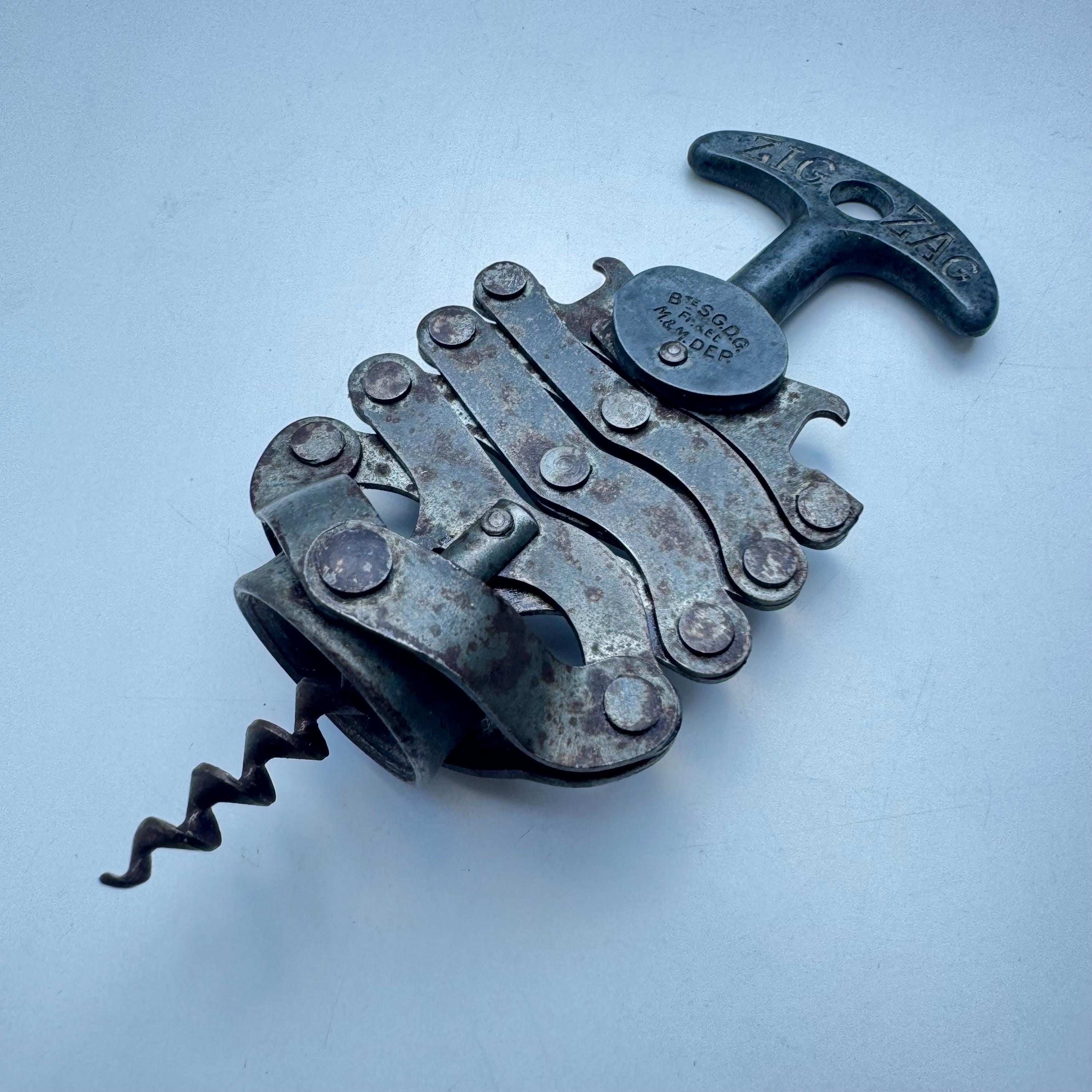 ✨かっこいい フランス　1939ワインオープナー　コークスクリュー　ZIGZAG Vintage Zig Zag Corkscrew - French Patented Metal Bottle Opener