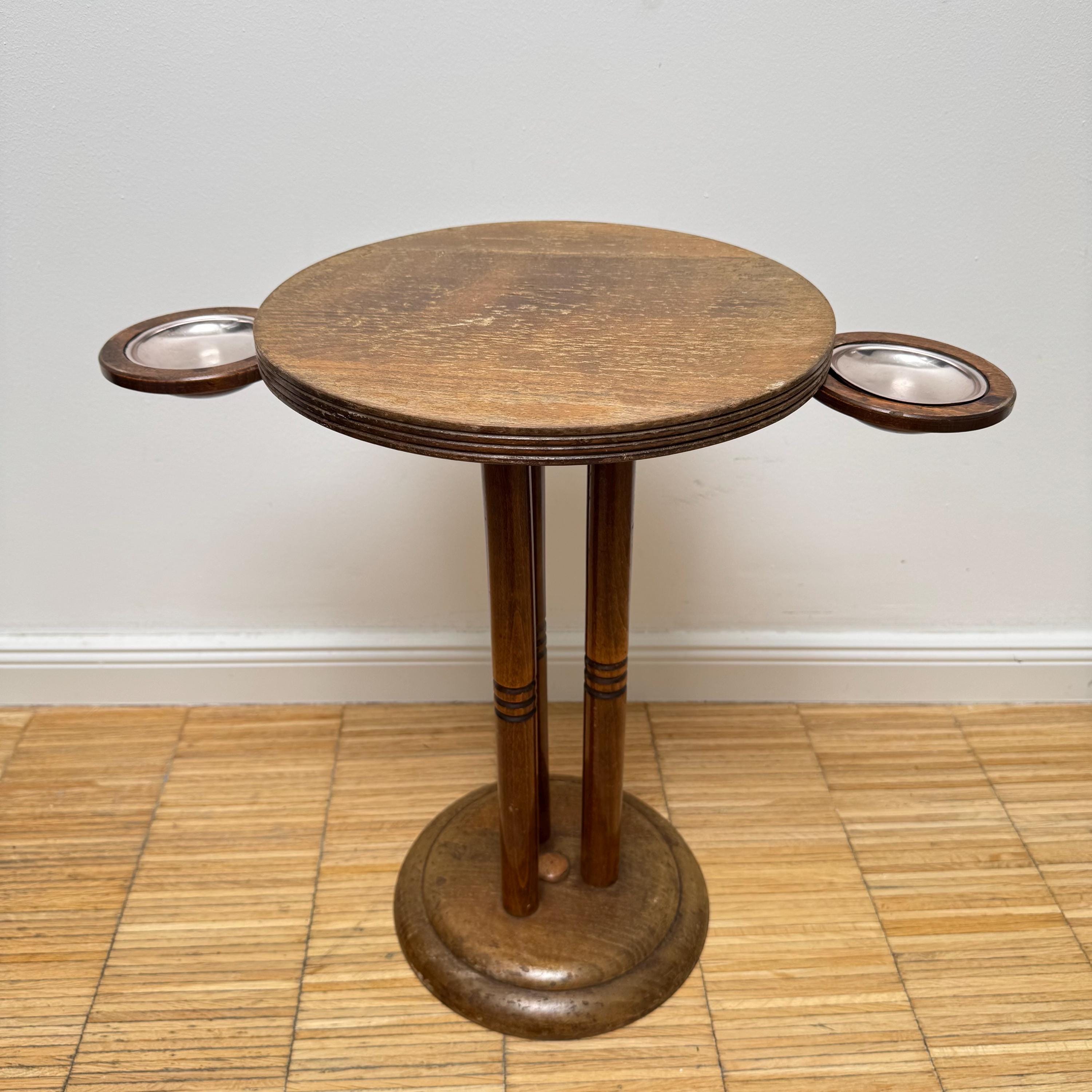 アンティーク風 木製テーブル　3本足 アンティーク風 木製テーブル 3本足 3 leg antique side table - Etsy 日本