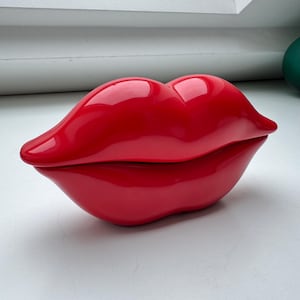 Vintage 1984 HotLips Telephone – Red Lip Phone by Telequest – Pop Art Landline – 80s Novelty Phone