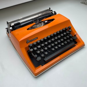 Vintage Adler Contessa de Luxe Typewriter image 1