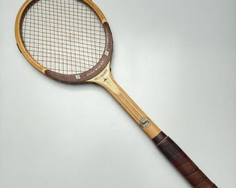 Vintage Snauwaert Comet Tennis Racket – 1970s Wooden Racquet – Made in Belgium – Retro Sports Decor – Excellent Condition