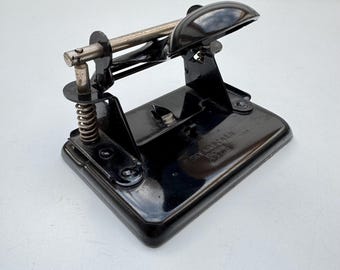 Vintage F. Soennecken Paper Hole Puncher – Model 231-8, 1930s