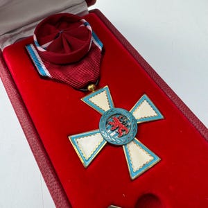 Ordre du mérite du Grand-Duché de Luxembourg – Médaille d&#39;officier, boîte d&#39;origine et épinglette