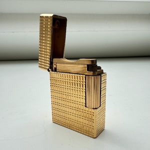 Vintage S.T. Dupont Gold-Plated Lighter – Personalized Initials &#39;MM&#39;, Made in France