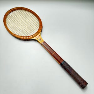Raquete de tênis Donnay Challenge vintage – Raquete de madeira dos anos 1970 – Fabricada na Bélgica – Decoração esportiva