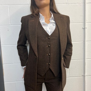 US/UK Brown Estate Tweed 3 Piece Suit image 1