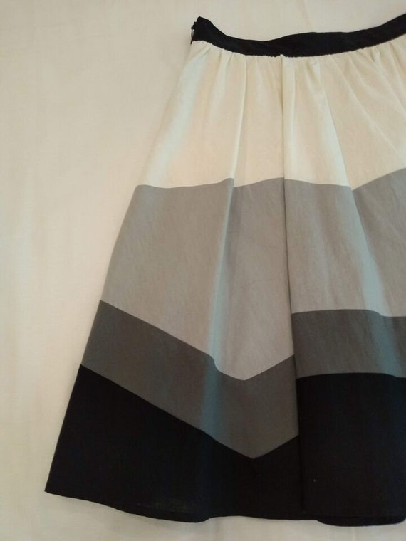 Vintage Full Skirt Gray Kenar Grey Off-White Line… - image 5