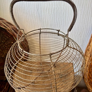 Wire Egg Basket, Egg Storage, Egg Carrier, kitchen decoration, Country Kitchen, Wire Basket, Wire Egg Basket, Egg