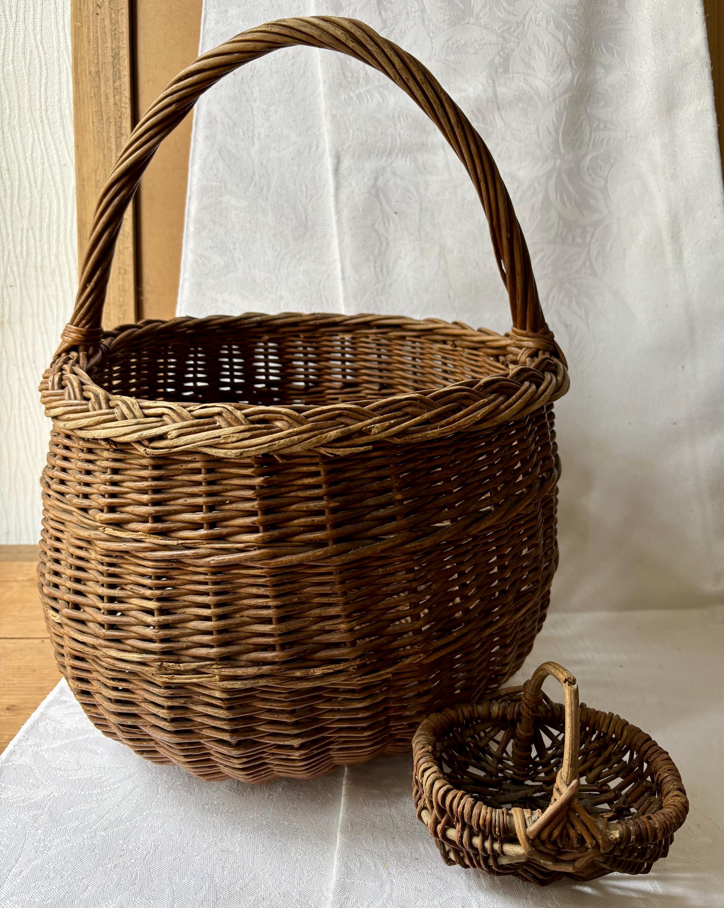 A Pair of Vintage Wicker Baskets - Etsy
