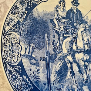 Large plate or decorative dish / wall charger in Delft earthenware,