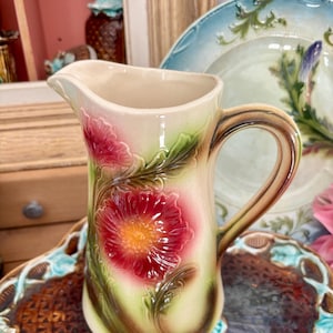 Maiolica vintage francese moderna della metà del secolo, brocca d&#39;acqua Barbotine francese antica