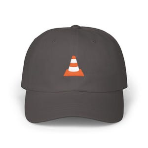 Gorra estilo "dad hat" con bordado de cono de tráfico / Gorra minimalista con cono de seguridad imagen 12
