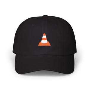 Gorra estilo "dad hat" con bordado de cono de tráfico / Gorra minimalista con cono de seguridad imagen 11