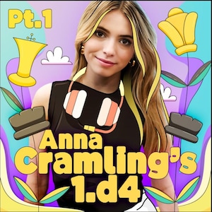 Puede incluir: Una taza de cerámica blanca con un asa negra y el texto "But First, Coffee" en negrita negra. La taza se encuentra sobre un fondo borroso, sugiriendo un ambiente acogedor.