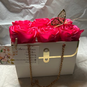 Mini purse with eternal roses