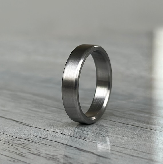 Minimalist Titanium Ring: Brushed Finish, Modern Wedding Band
