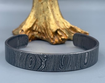 Handgesmede damaststalen manchetarmband: Viking-armband, moderne sieraden