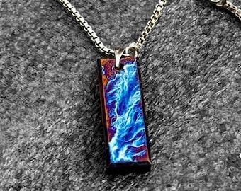 Colgante arcoíris de titanio anodizado - Joyería personalizada para hombre