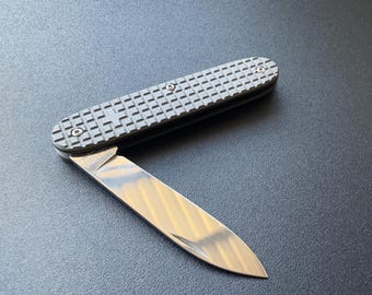 Victorinox Solo 93mm - Swiss Army 1 (0.8000.26) Custom Scales Titanium FRAG Dark Gray