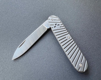 Victorinox Solo 93mm - Swiss Army 1 (0.8000.26) Custom Scales Titanium Dark Gray