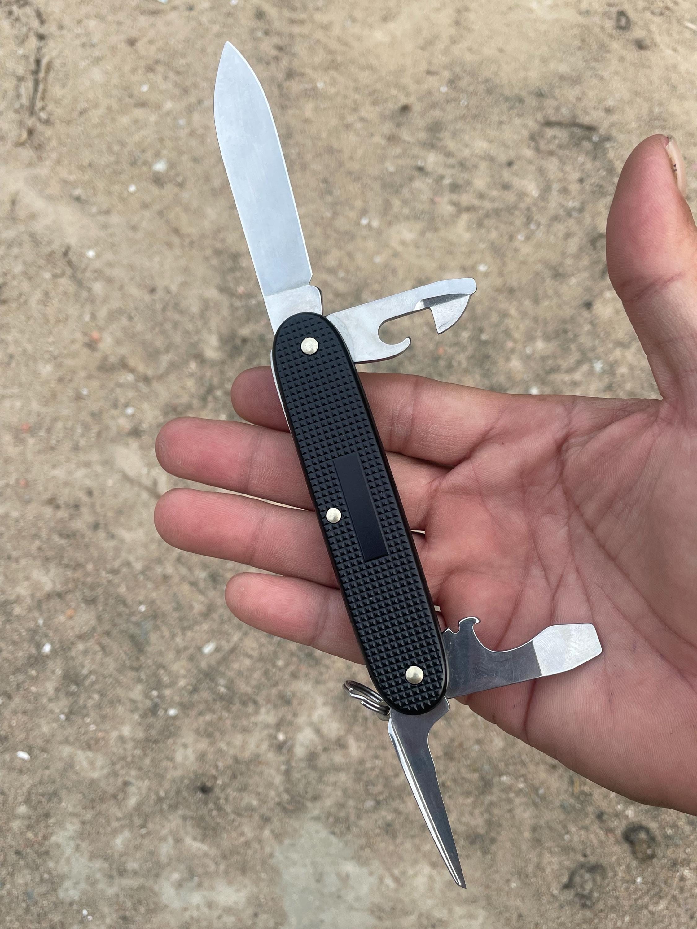Victorinox Pioneer 93mm Alox Black Red With Shield (0.8201.23 