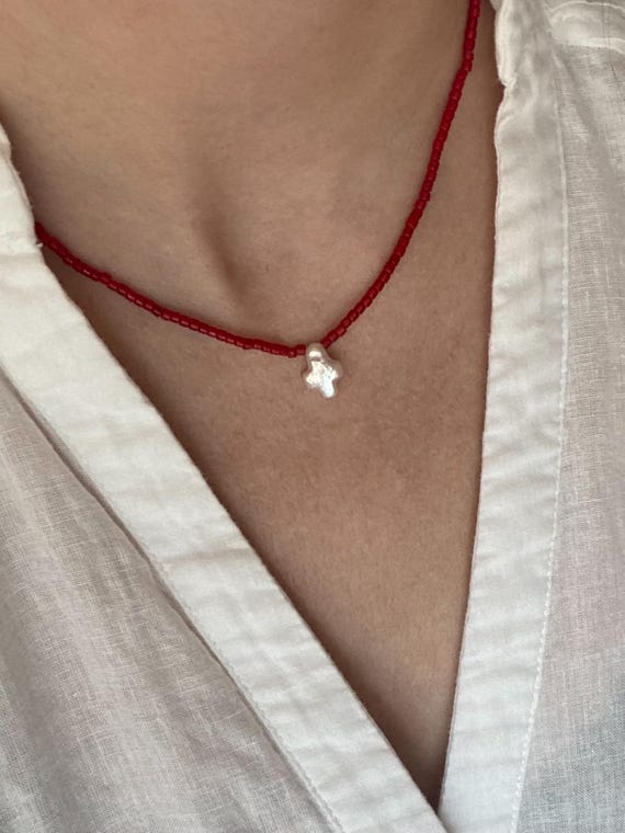 Collier En Perles De Corail Rouge Naturel Avec Pendentif Feuille En Argent - Longueur 41-45 Cm - Occasion