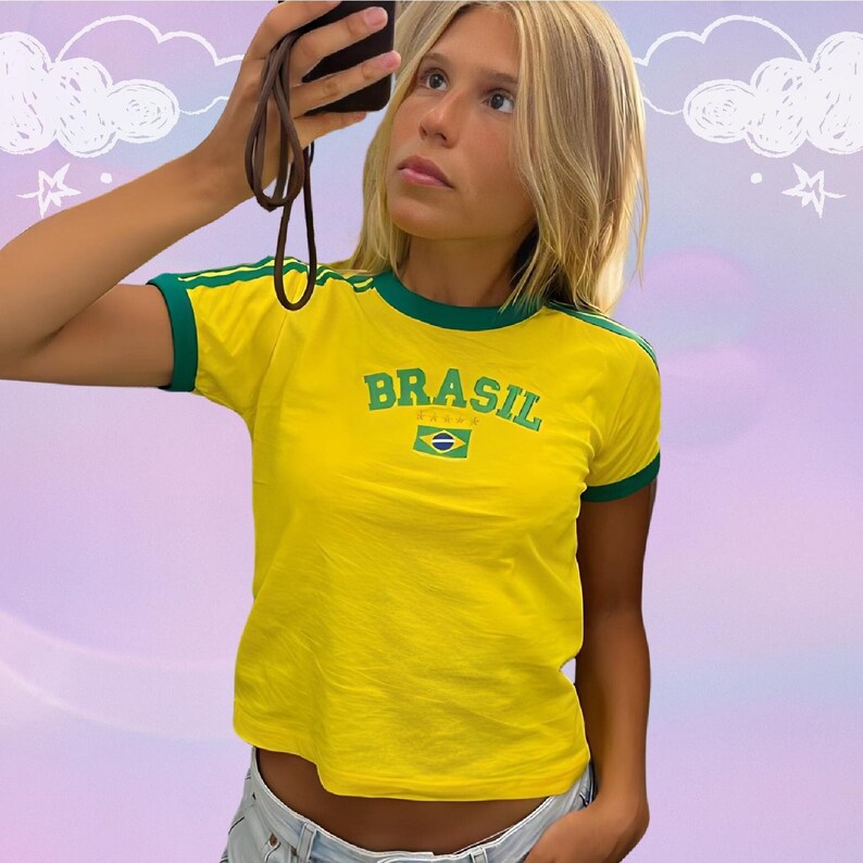 Ange bébé Y2K Brasil Crop Top Baby Tee t-shirt bébé football, esthétique des années 90 2000, chemise Brésil, haut Brésil, t-shirt bébé Brésil, haut court Brésil image 1