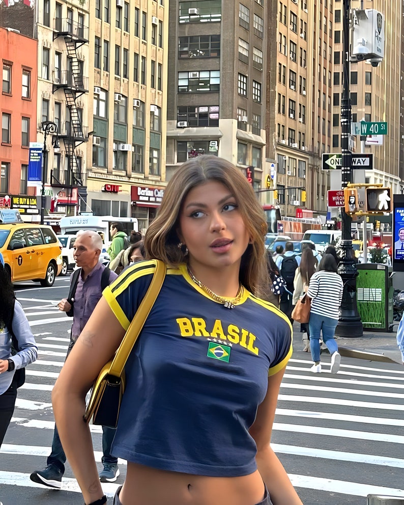 Ange bébé Y2K Brasil Crop Top Baby Tee t-shirt bébé football, esthétique des années 90 2000, chemise Brésil, haut Brésil, t-shirt bébé Brésil, haut court Brésil Navy