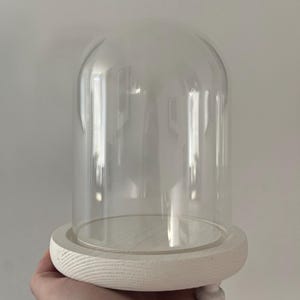Glass dome medium on white wood base | 18 v 13 cm (h, w) | medium glass dome | bell jar on legs | glass cloche | display dome | display dome