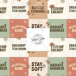 Könnte beinhalten: Ein sich wiederholendes Muster mit Quadraten in Beige, Grün und Rot-Orange. Jedes Quadrat enthält Text wie "Yeehaw Energy", "Dreamin' in Denim" und "Wildflower Babe" sowie Herzen, Blumen und Cowboyhüte.