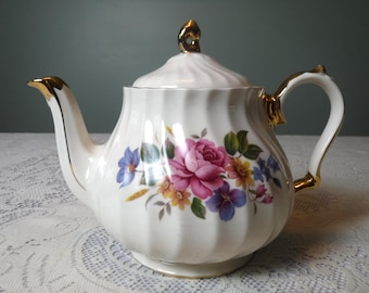 Sadler Vintage Teapot | Pink Roses Teapot | Made in England | Tea Party | Elegant Teapot | Collectible Teapot | Garden Tea Time | Pretty Tea