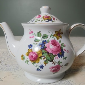 Sadler Vintage Teapot | Pink Roses | Made in England | Elegant Teapot | Collectible Teapot | Garden Tea Party | English Teapot | Tea Time