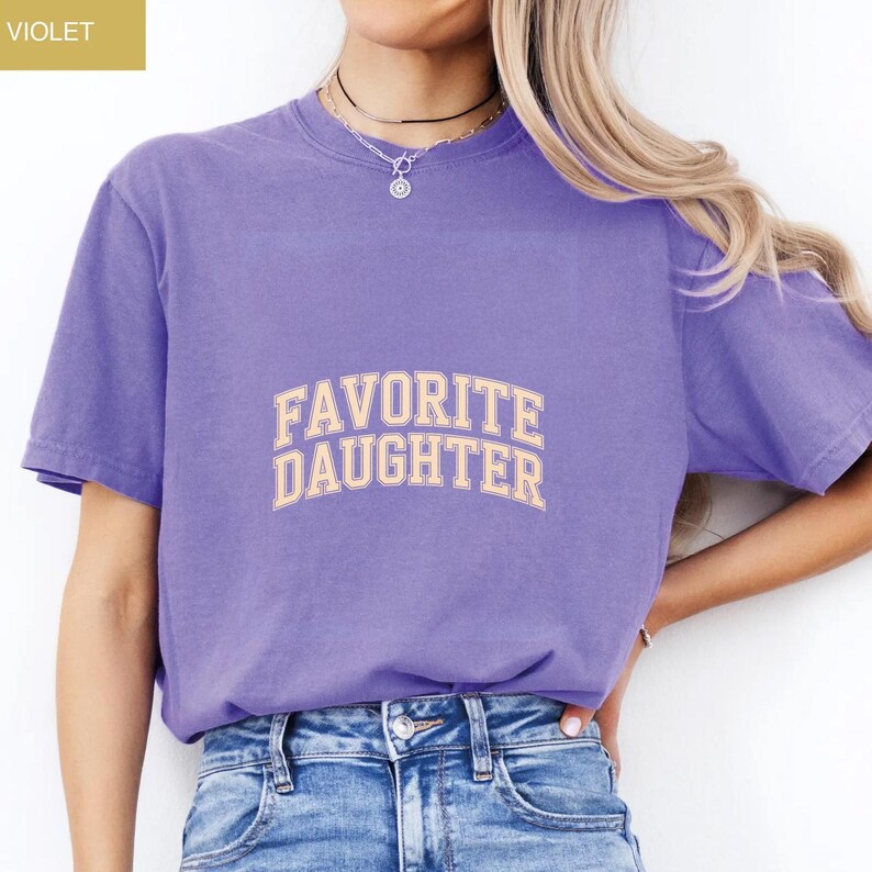 Koszulka dla ulubionej córki, Świetna koszulka dla córki, Zabawna koszulka dla córki, Koszulka vintage dla córki, Prezent dla córki, Prezent urodzinowy dla córki zdjęcie 3