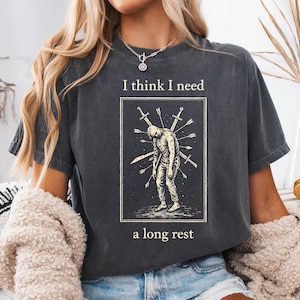 Jag tror att jag behöver en lång vila Komfortfärger T-shirt - Dnd Graphic Tee - Rolig Dungeons And Dragons T-shirt, T-shirt