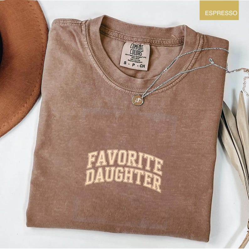 Koszulka dla ulubionej córki, Świetna koszulka dla córki, Zabawna koszulka dla córki, Koszulka vintage dla córki, Prezent dla córki, Prezent urodzinowy dla córki zdjęcie 6
