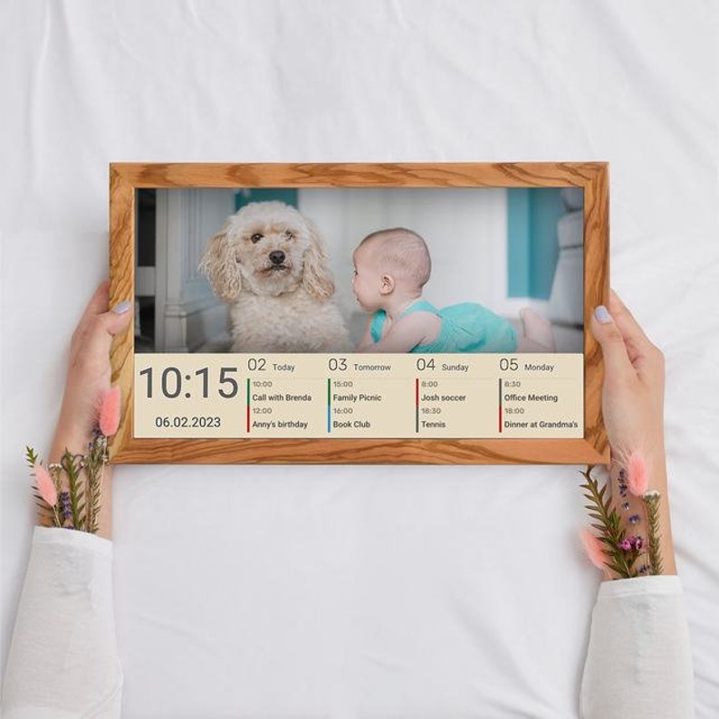 Virtual Assistant, Dakboard Smart Display, Family Planner Touchscreen