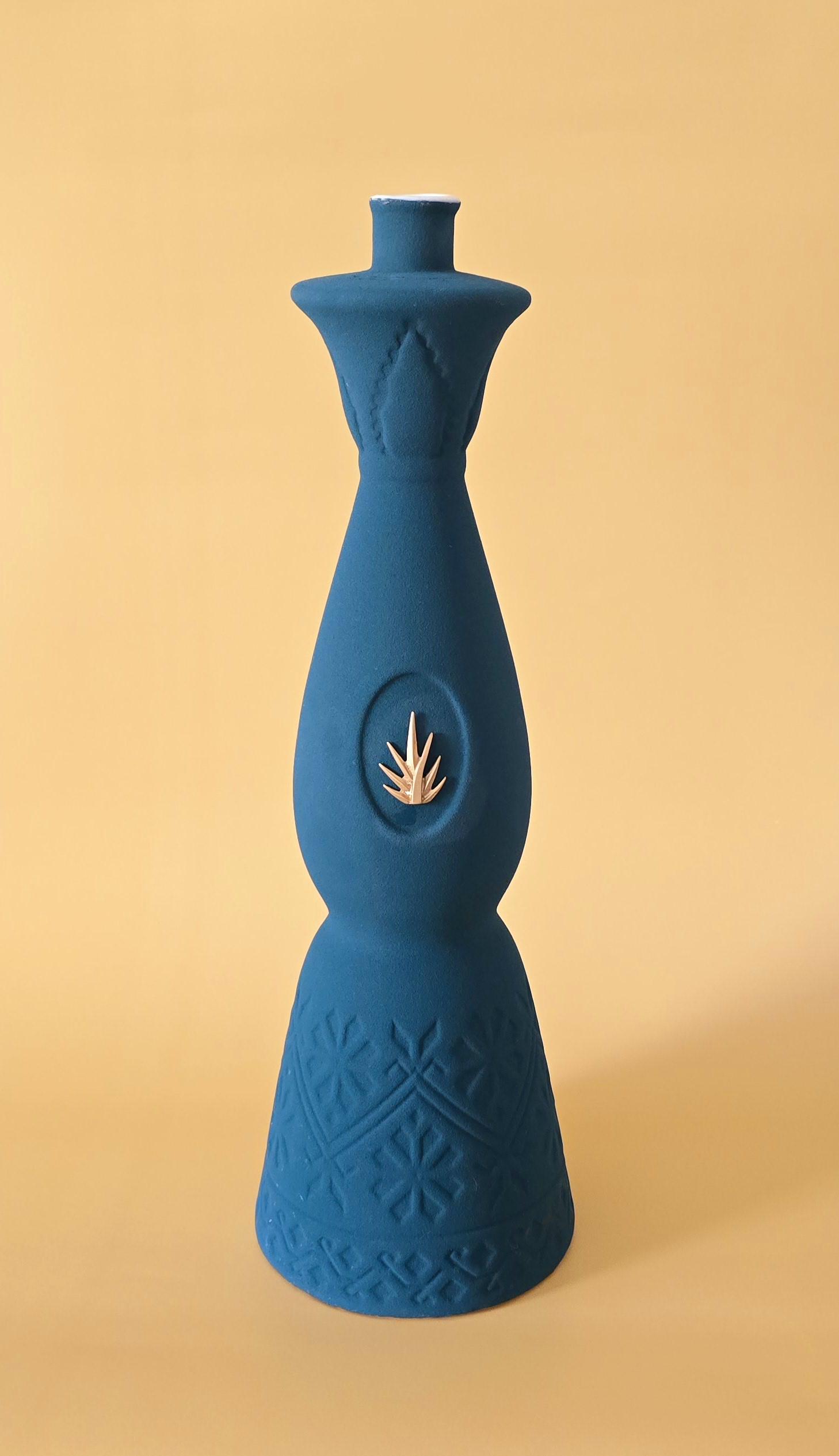 Clase Azul Mezcal Guerrero Artesanal Joven Turquesa Botella