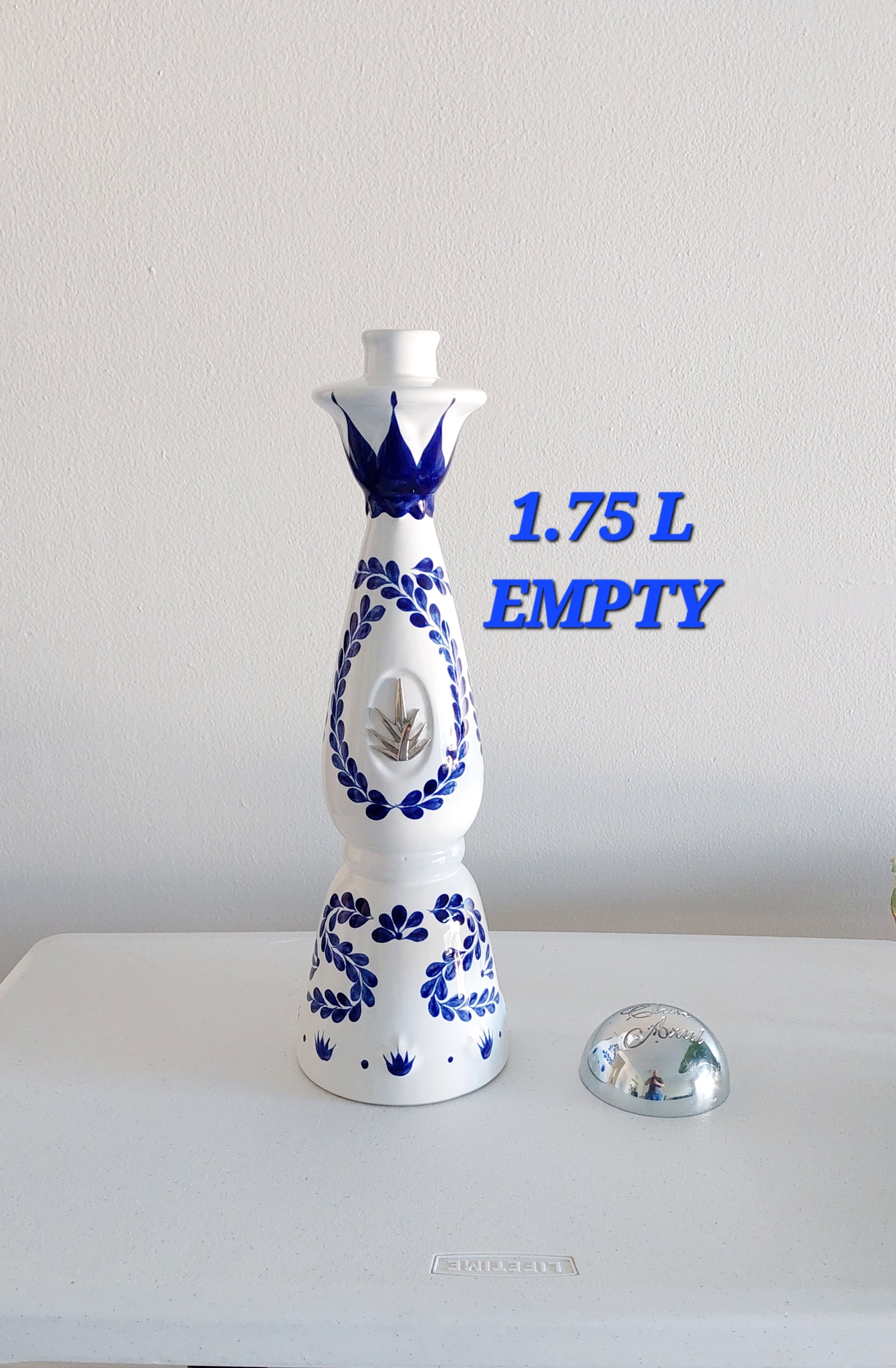 Clase Azul Reposado Tequila Magnum Botella Vacía Pintada a
