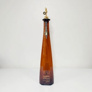 Dispensador para aceite Oliva y mas, botella de Don julio 1942 vacia, 750ml, Boquilla dorada o Plateada